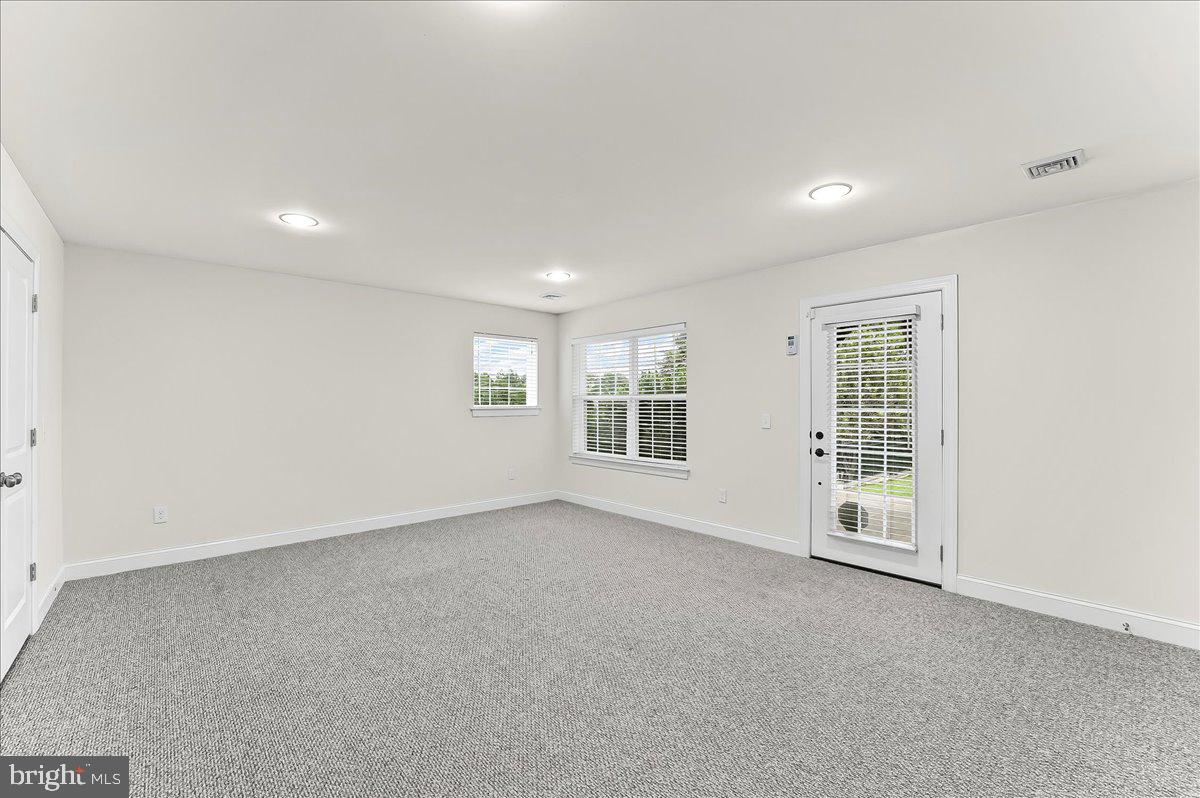 COLONIAL - Residential Lease