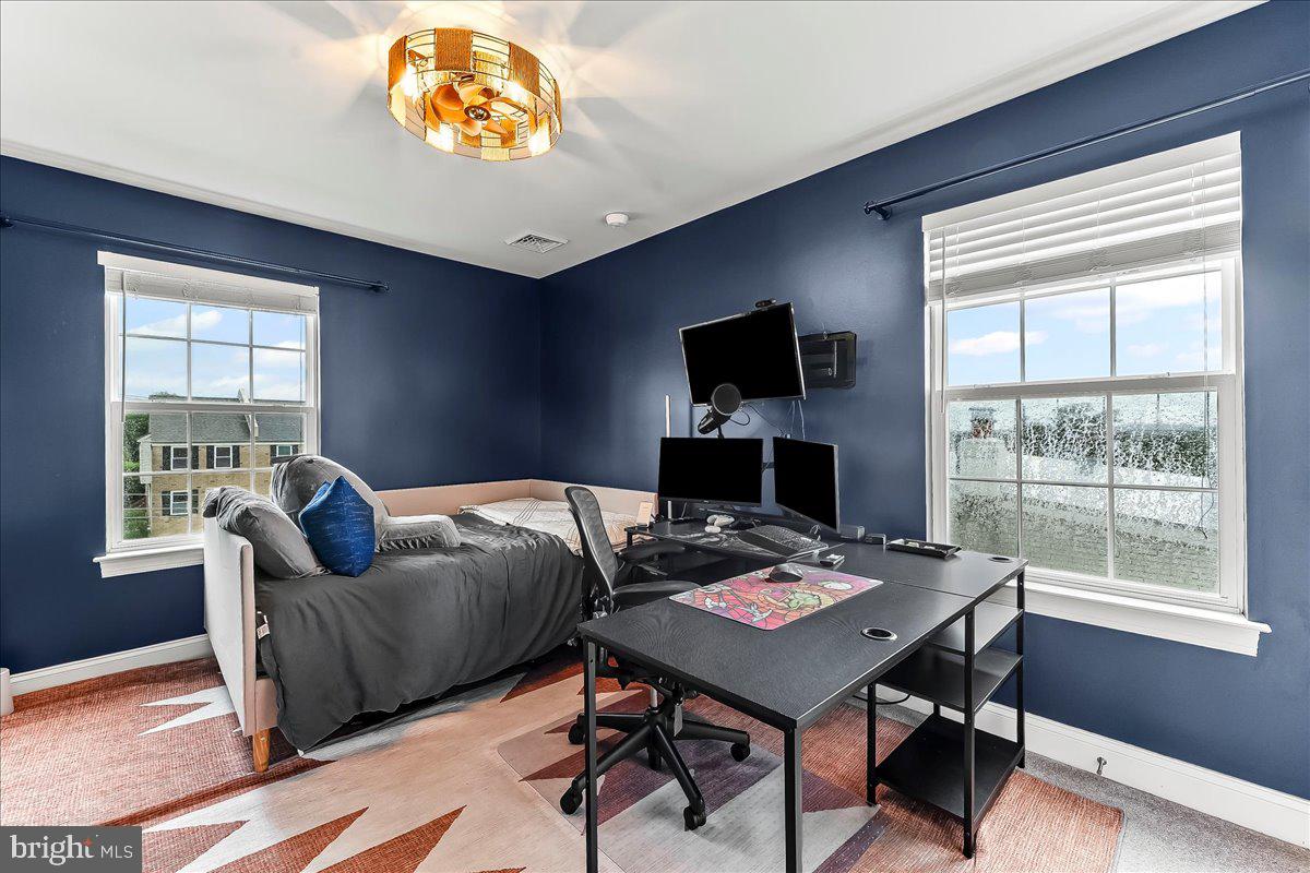 COLONIAL - Residential Lease