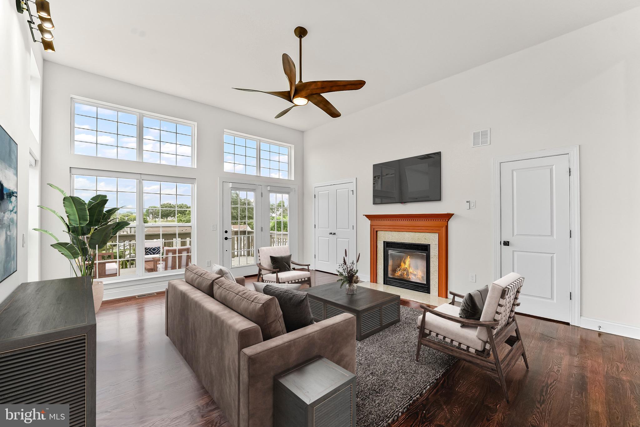 COLONIAL - Residential Lease