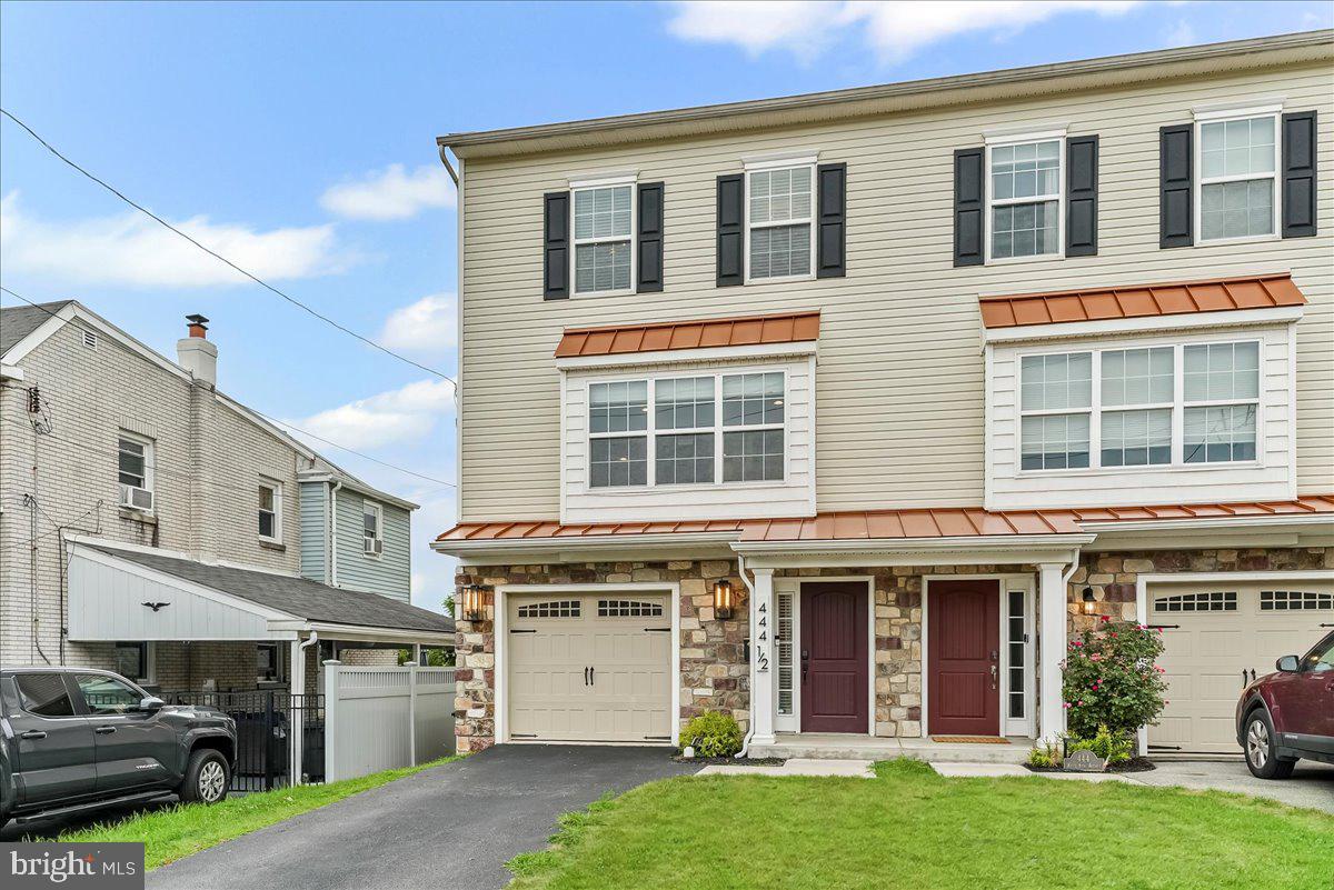 COLONIAL - Residential Lease