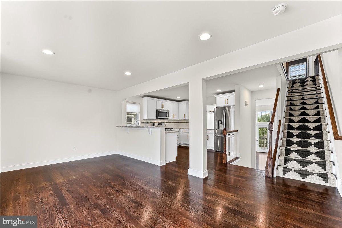 COLONIAL - Residential Lease