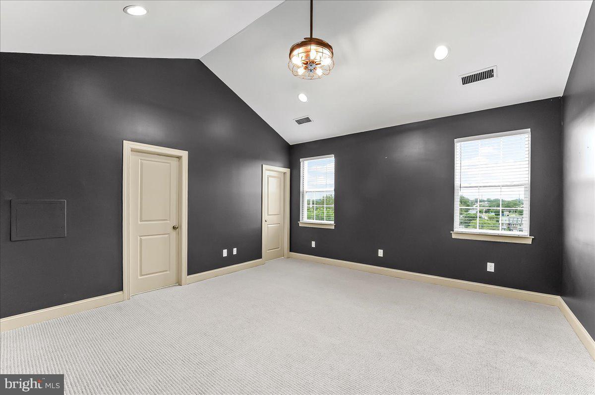 COLONIAL - Residential Lease