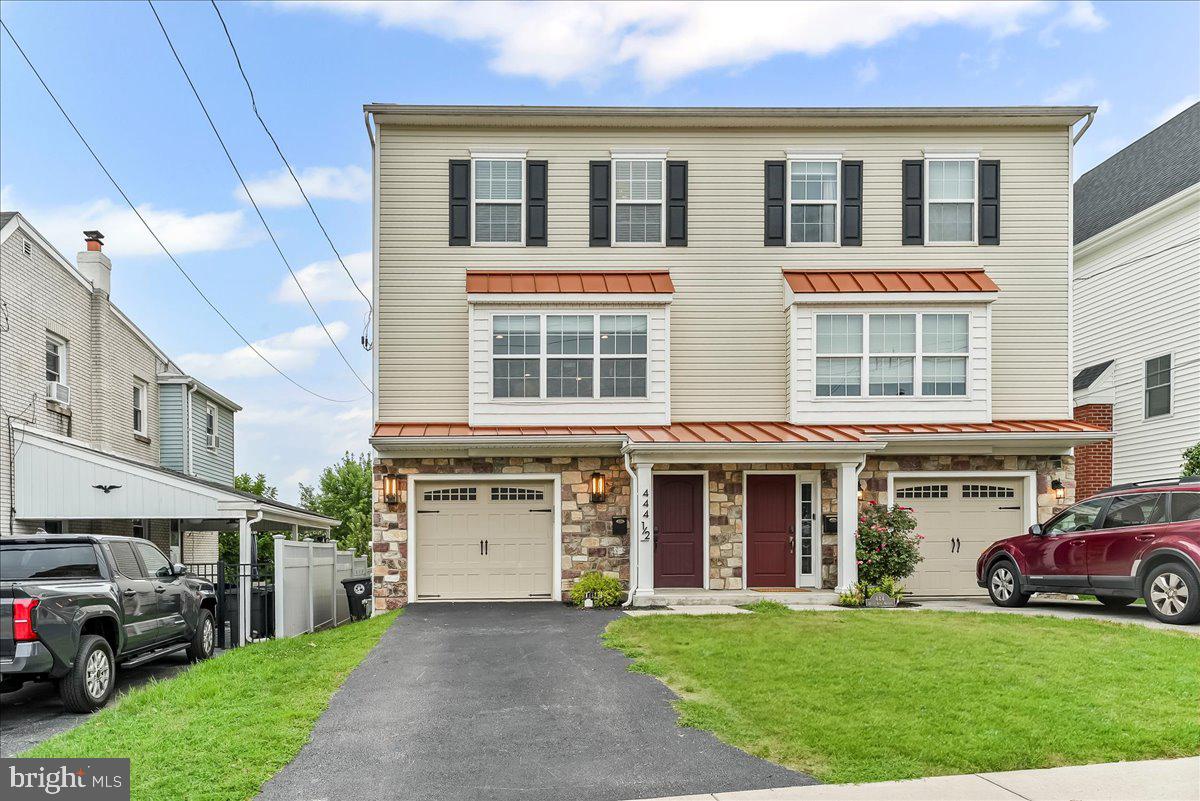 COLONIAL - Residential Lease