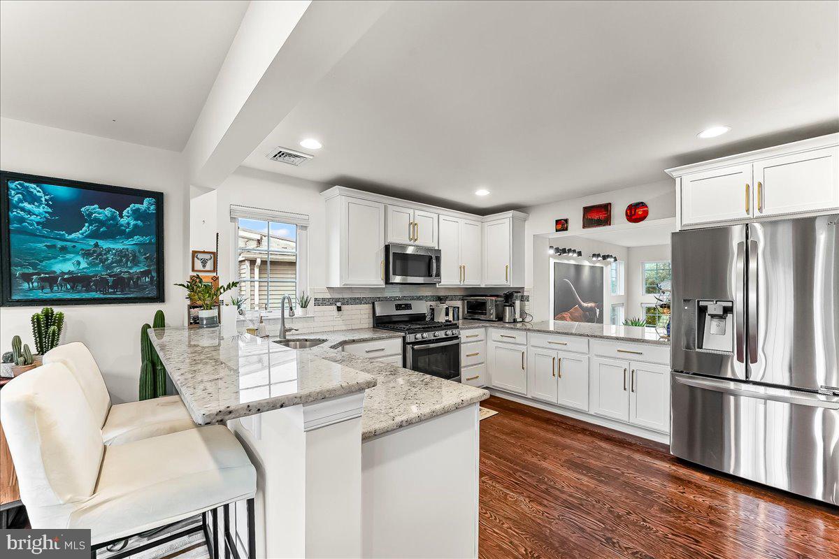 COLONIAL - Residential Lease