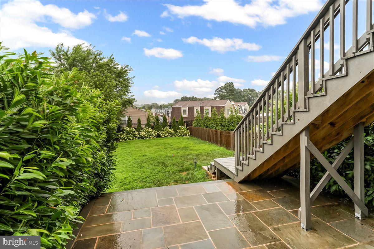 COLONIAL - Residential Lease