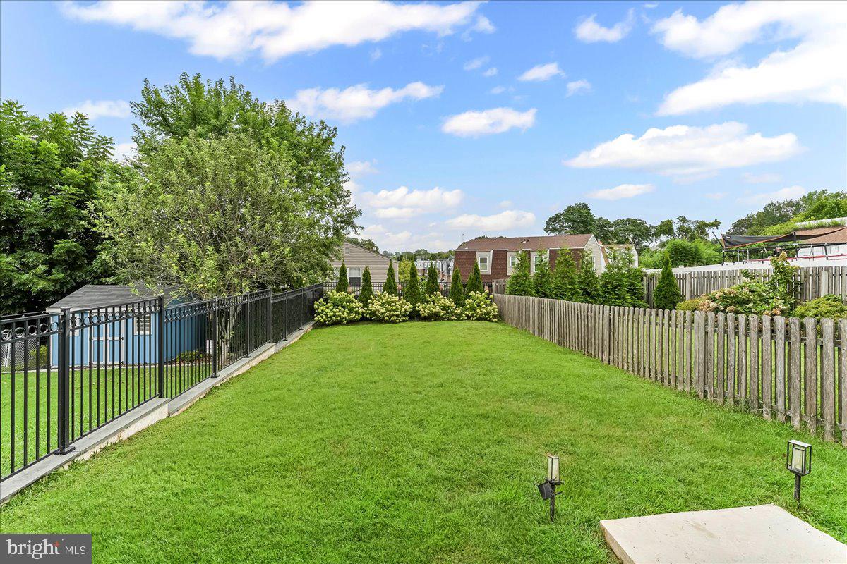 COLONIAL - Residential Lease