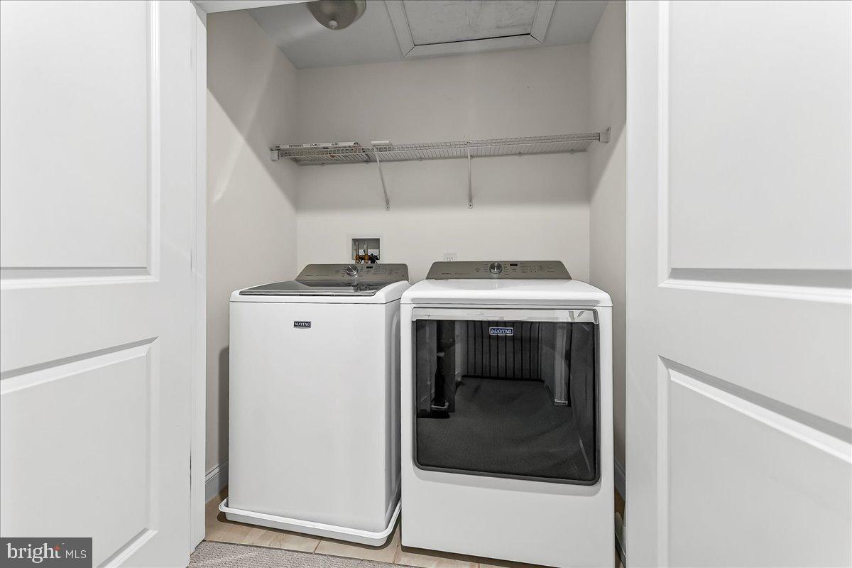 COLONIAL - Residential Lease