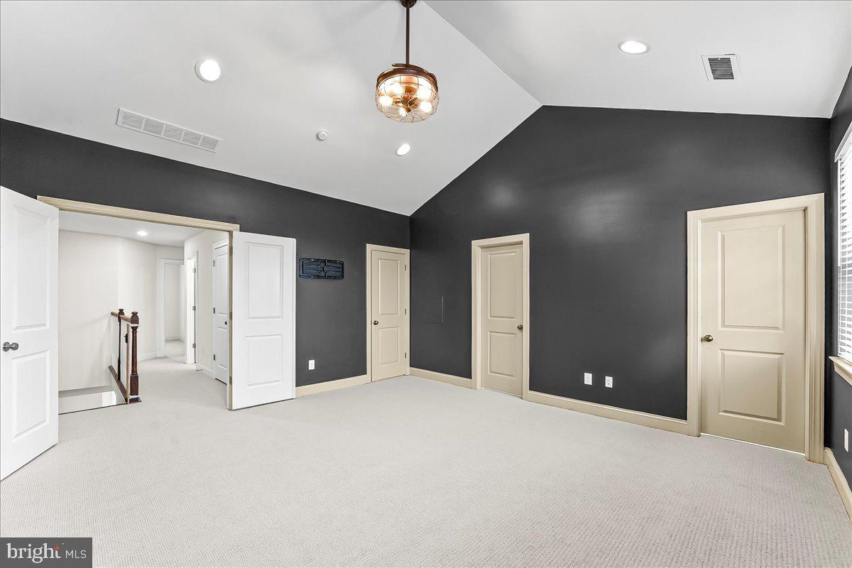 COLONIAL - Residential Lease