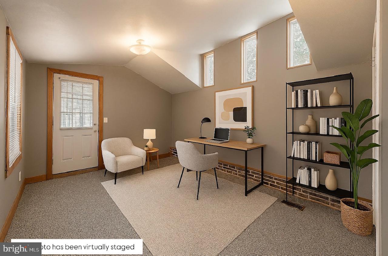 WASHINGTON HILL - Residential