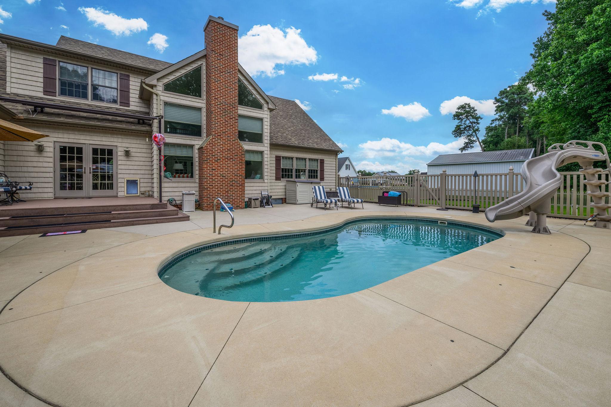 CRESTFIELD - Residential