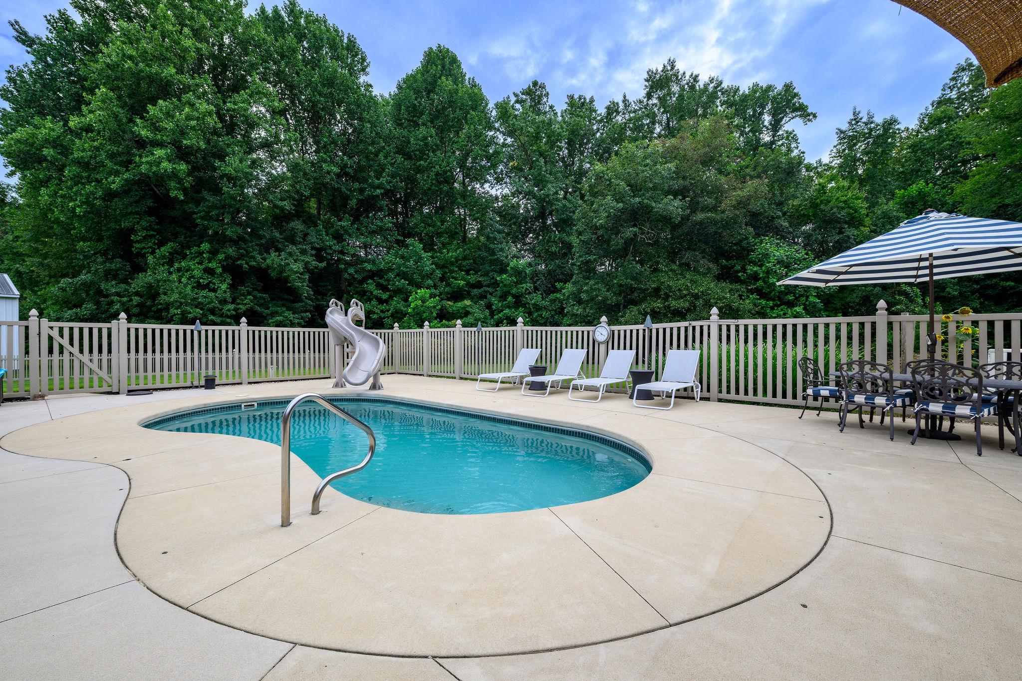 CRESTFIELD - Residential