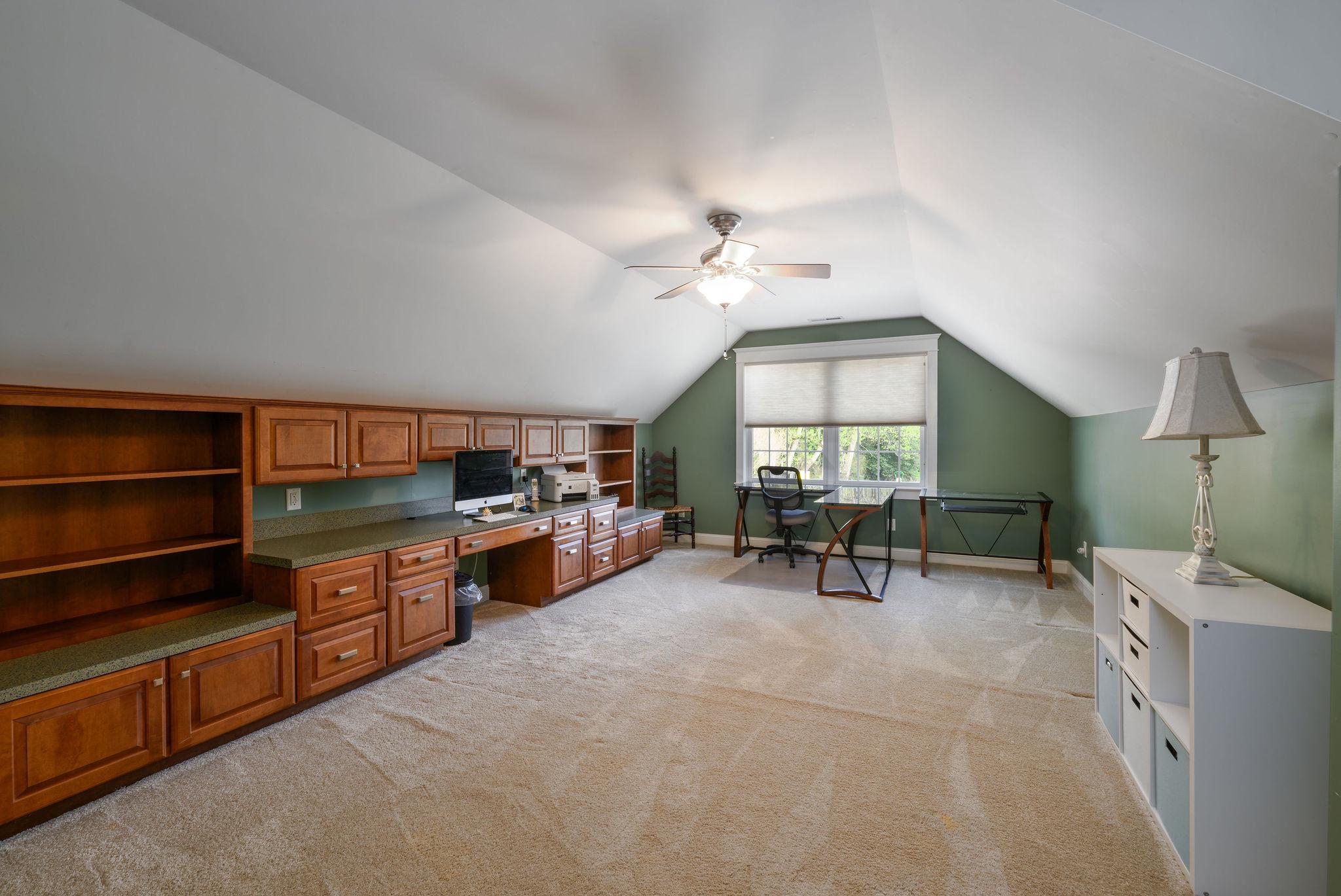 CRESTFIELD - Residential