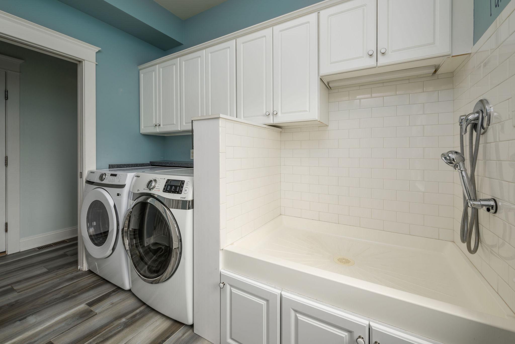 CRESTFIELD - Residential