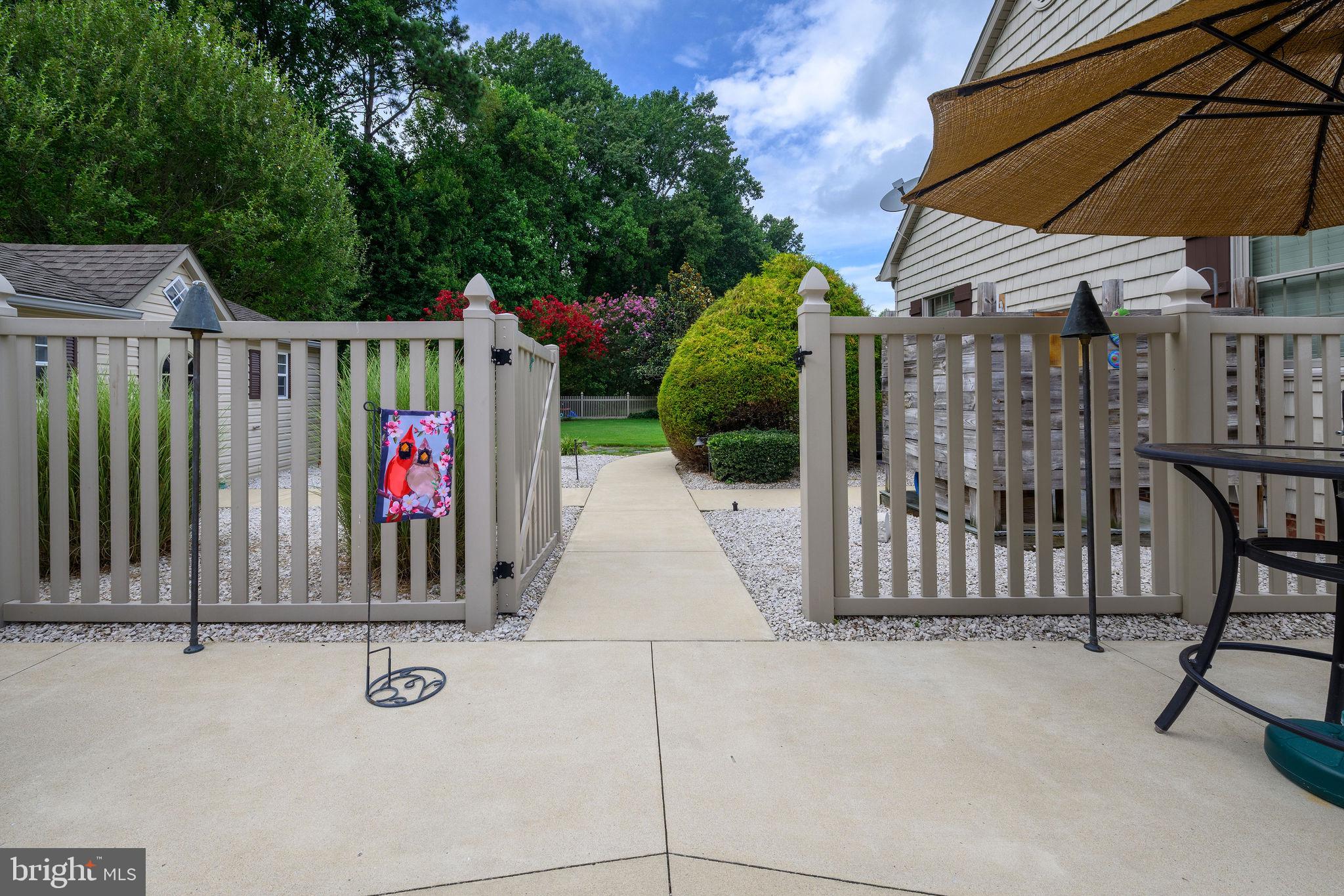 CRESTFIELD - Residential