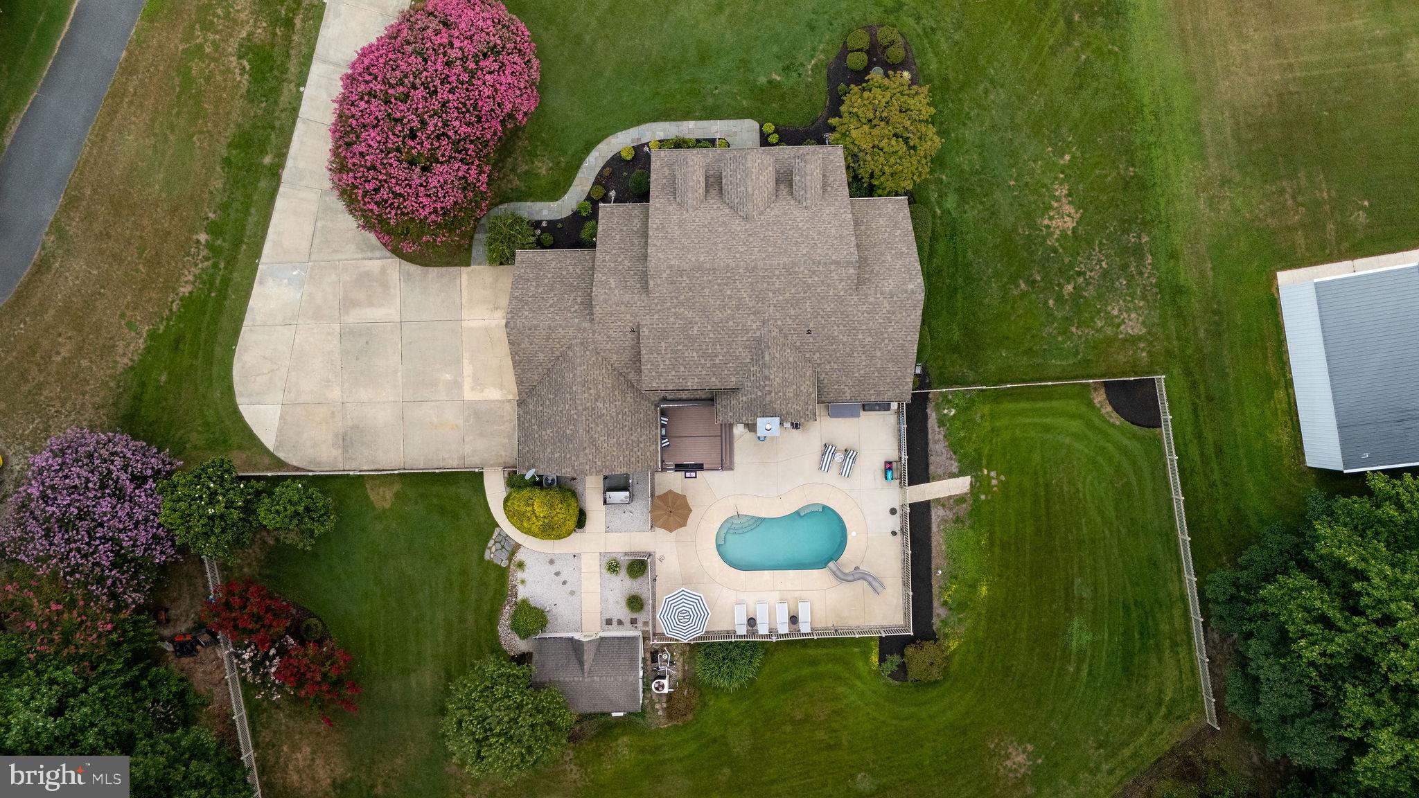 CRESTFIELD - Residential