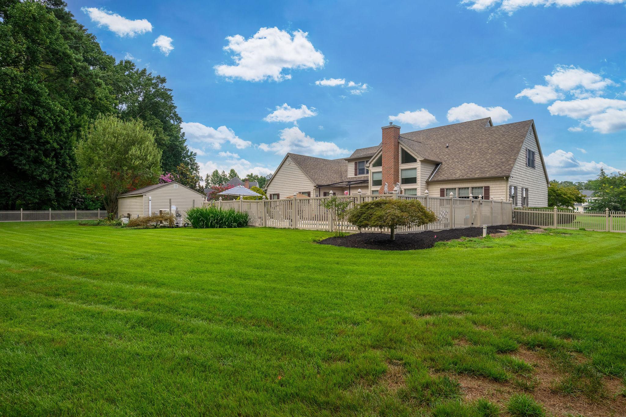 CRESTFIELD - Residential