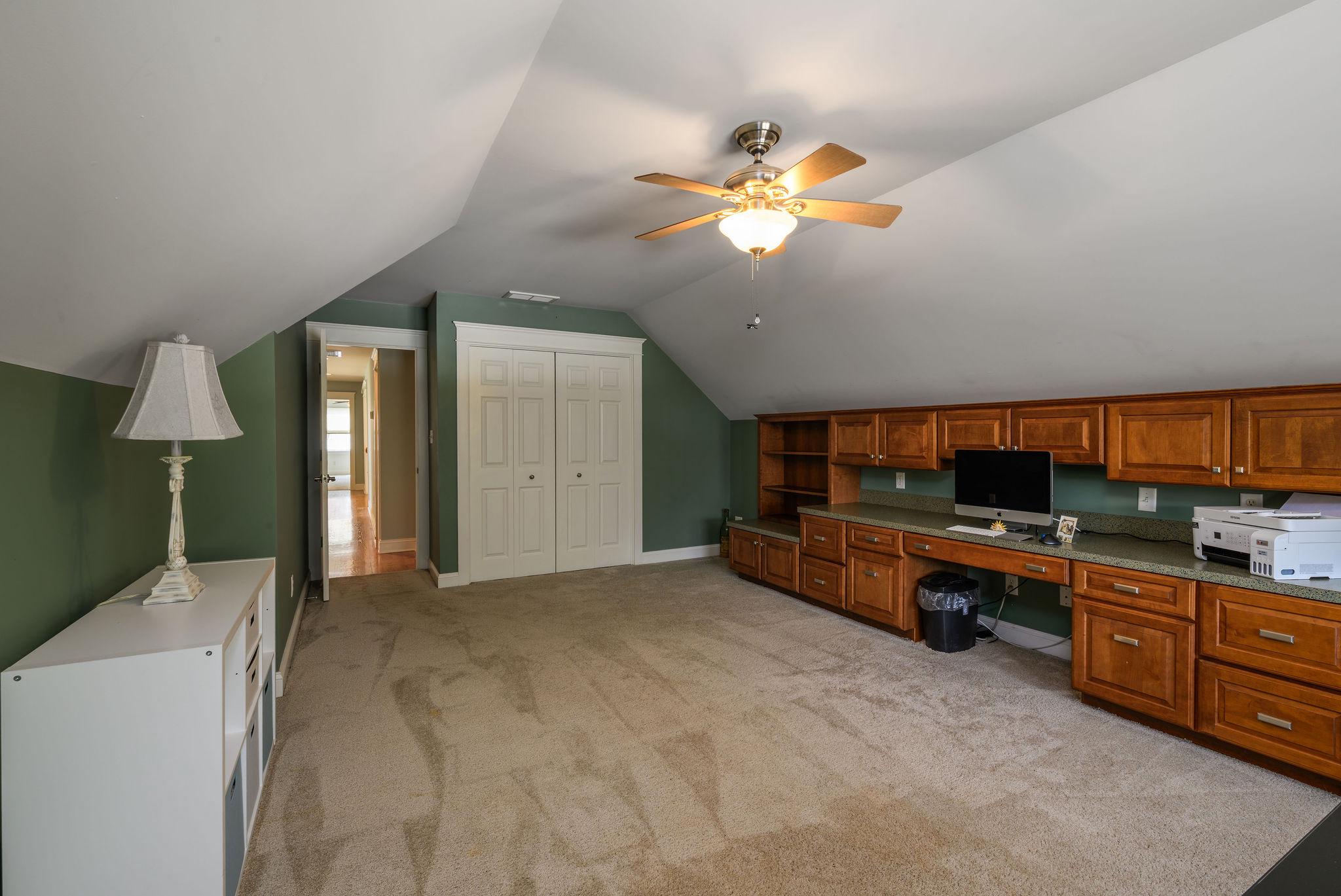 CRESTFIELD - Residential