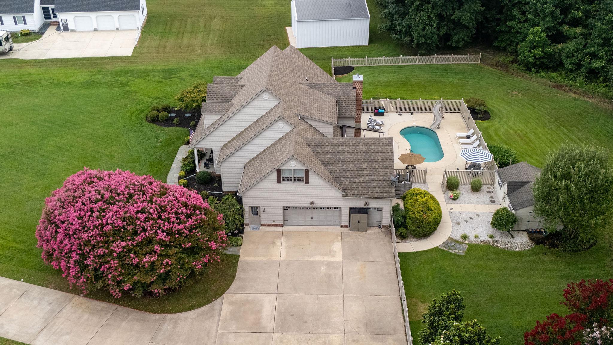 CRESTFIELD - Residential