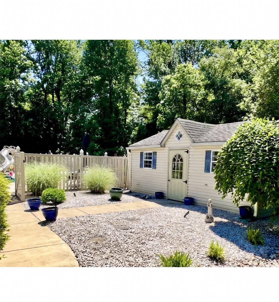 CRESTFIELD - Residential