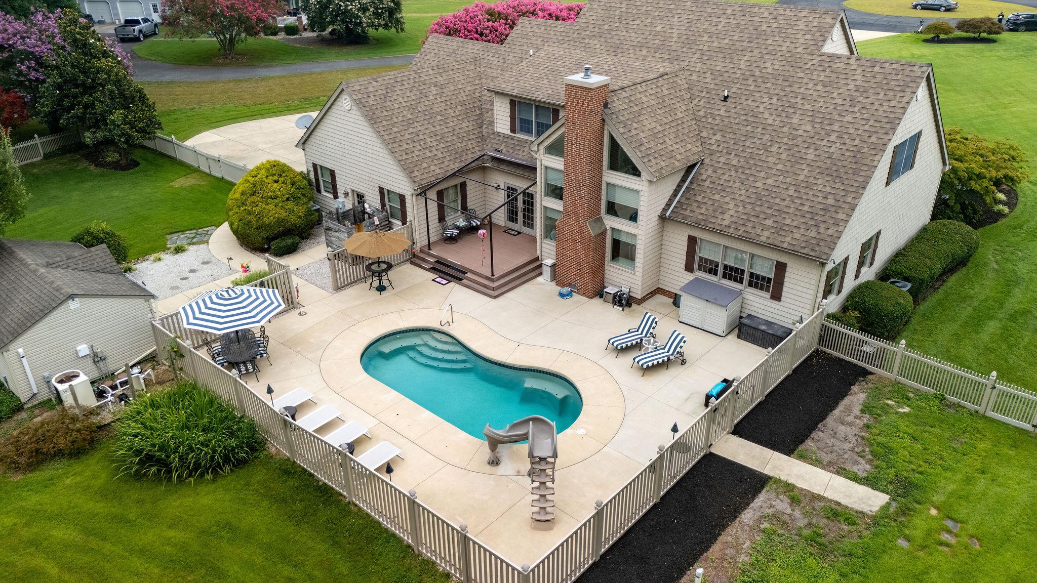 CRESTFIELD - Residential