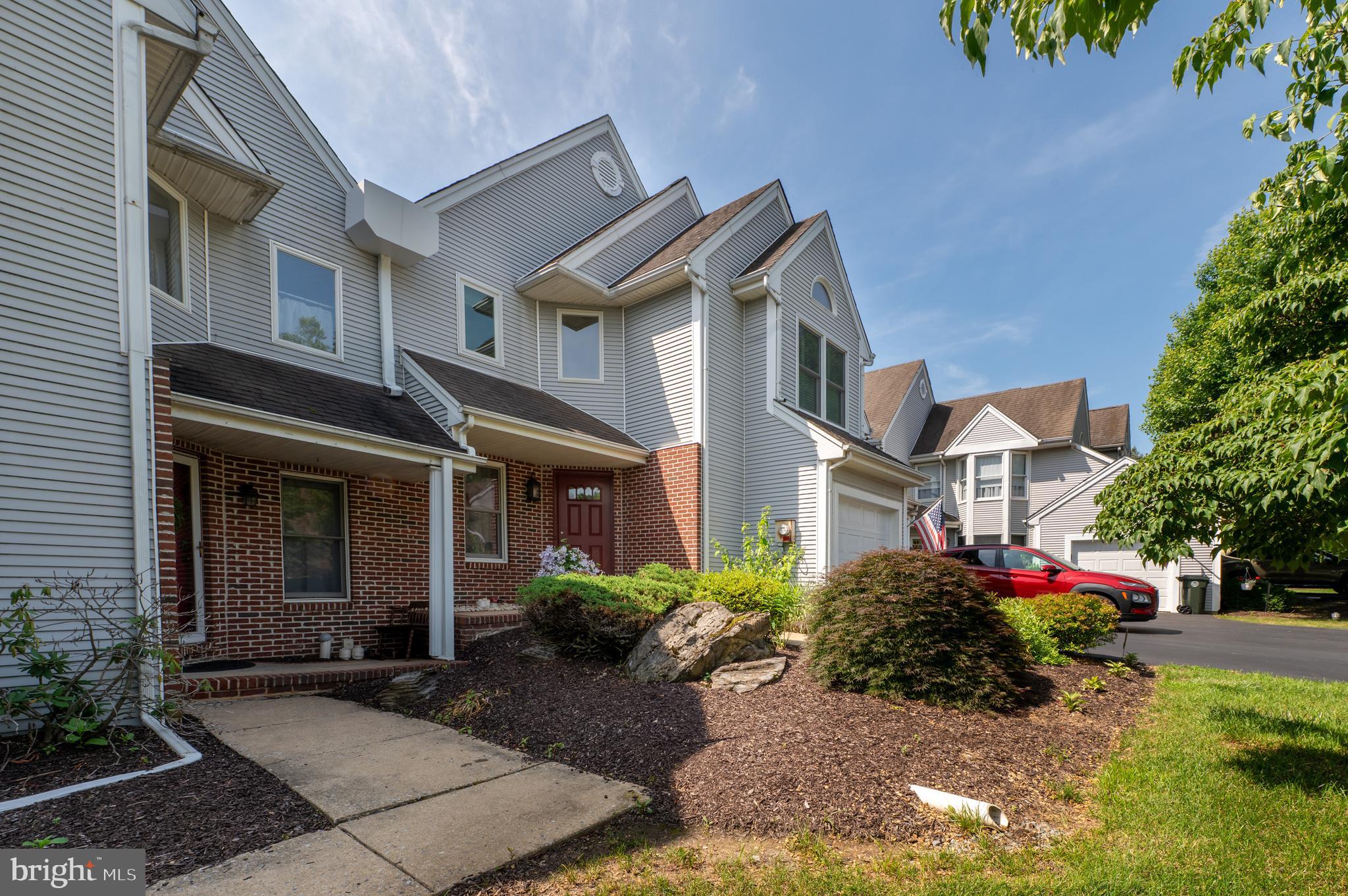 7924 CROSS CREEK CIRCLE