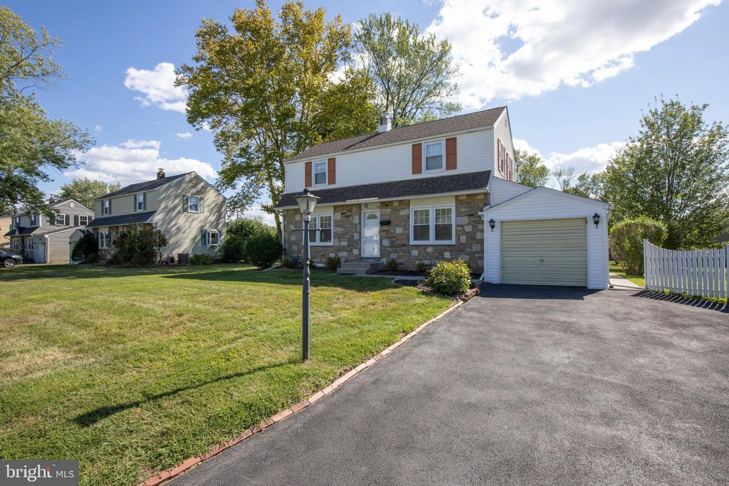 Photo of 1130 Victoria Road, WARMINSTER, PA 18974 (MLS # PABU2106618)