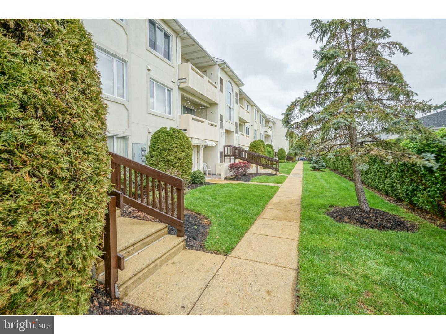 FOUNTAIN POINTE - Residential