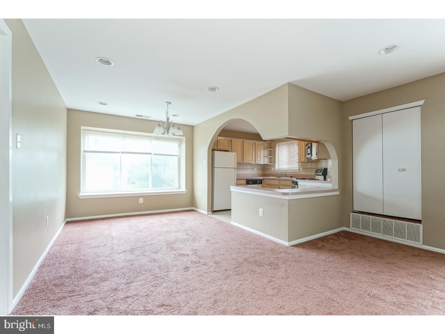 FOUNTAIN POINTE - Residential
