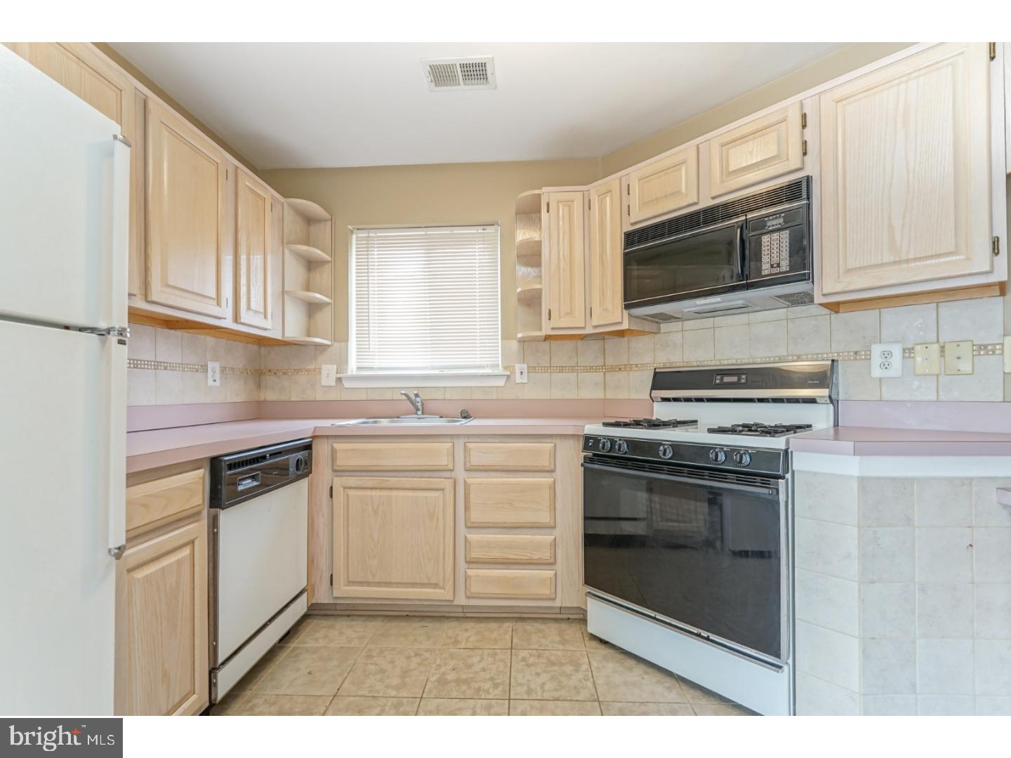 FOUNTAIN POINTE - Residential