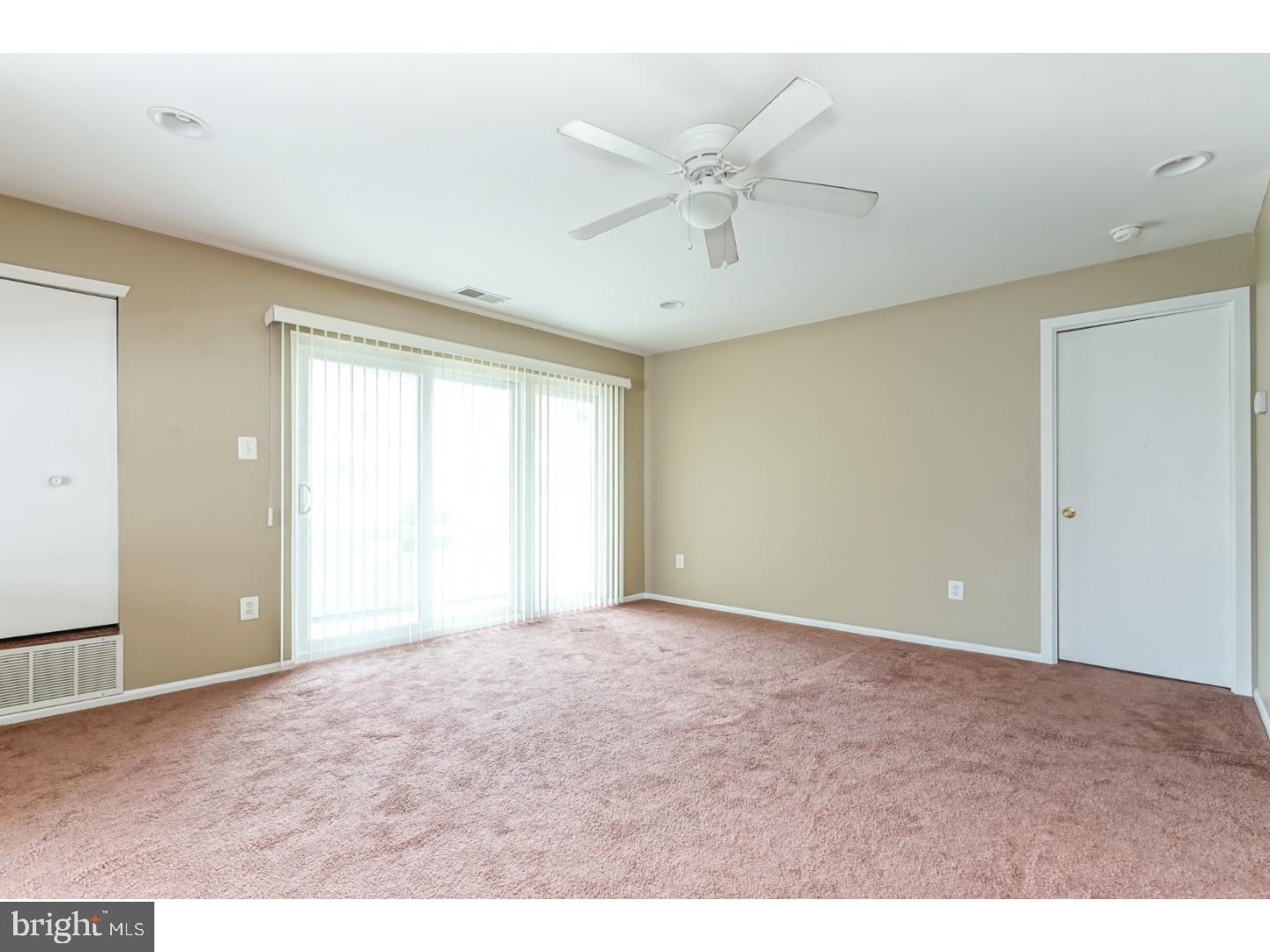FOUNTAIN POINTE - Residential