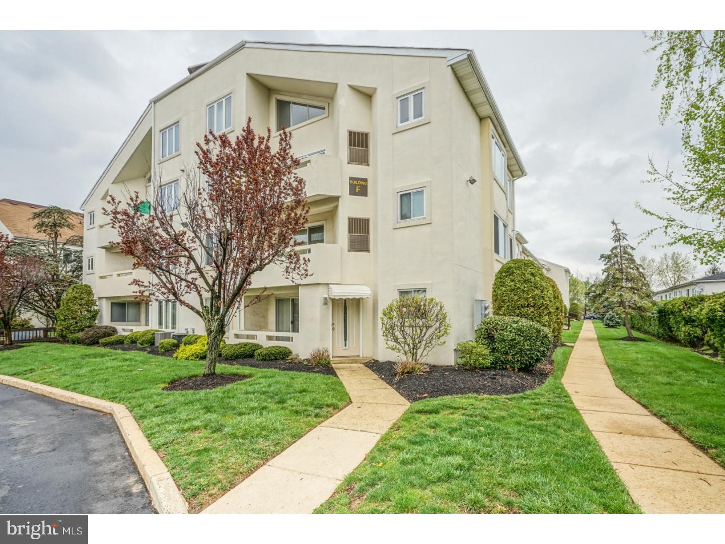 FOUNTAIN POINTE - Residential