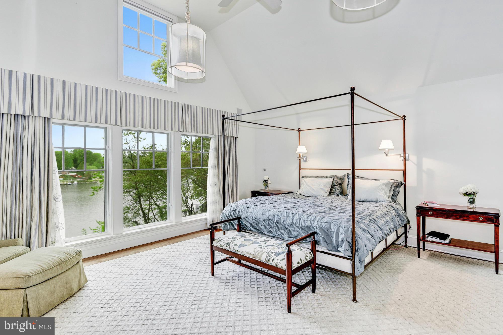 EDGEWATER BEACH - Residential