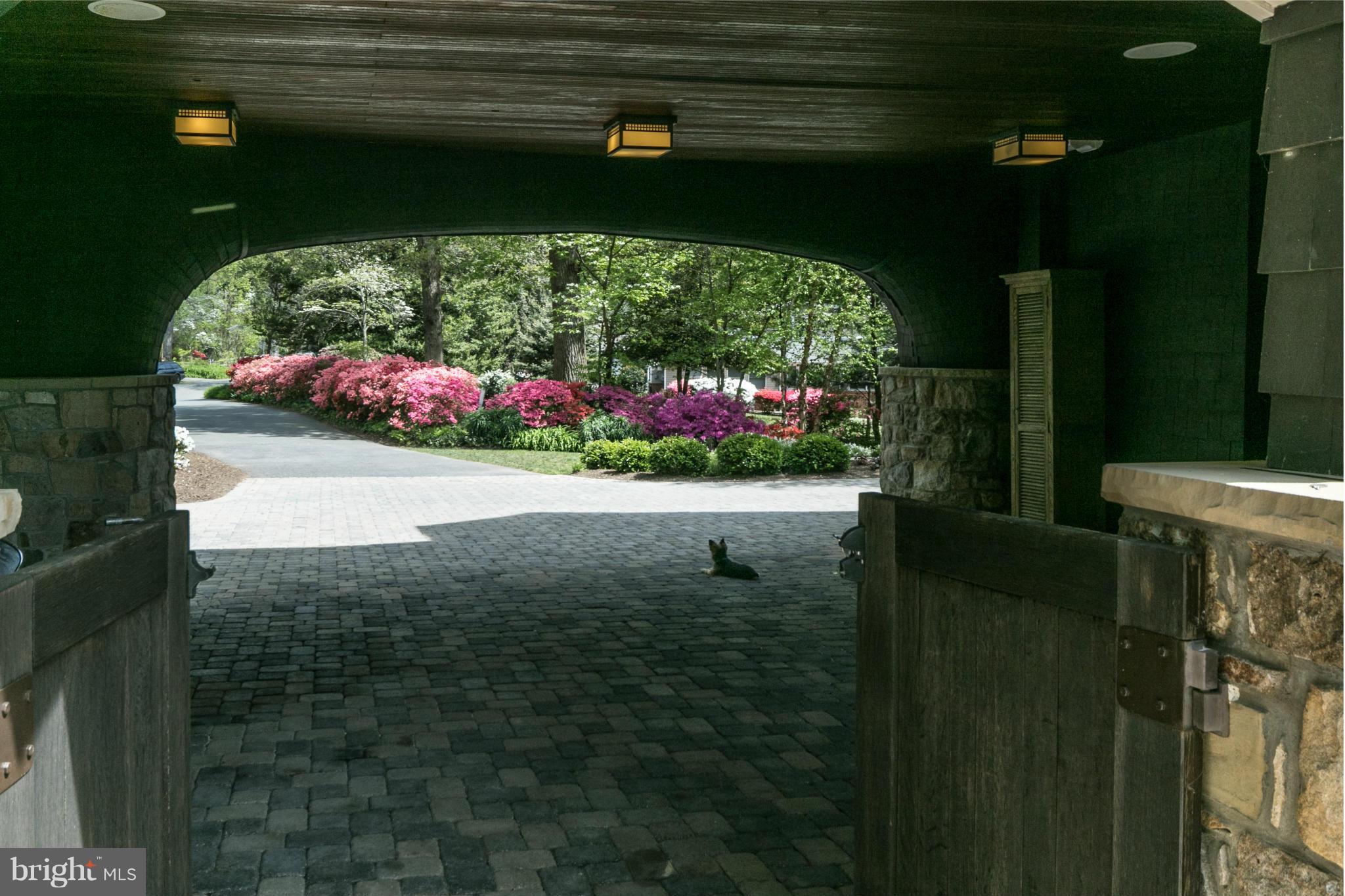 EDGEWATER BEACH - Residential