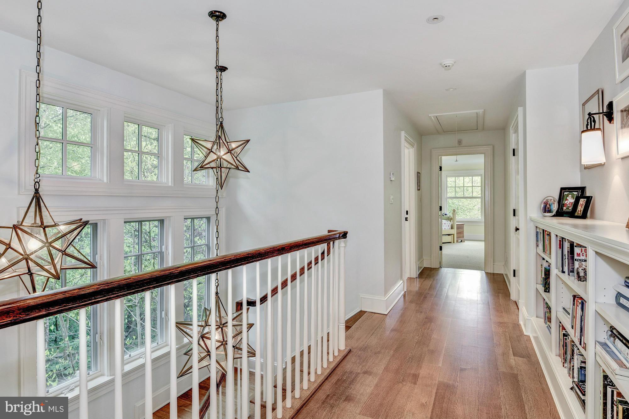 EDGEWATER BEACH - Residential