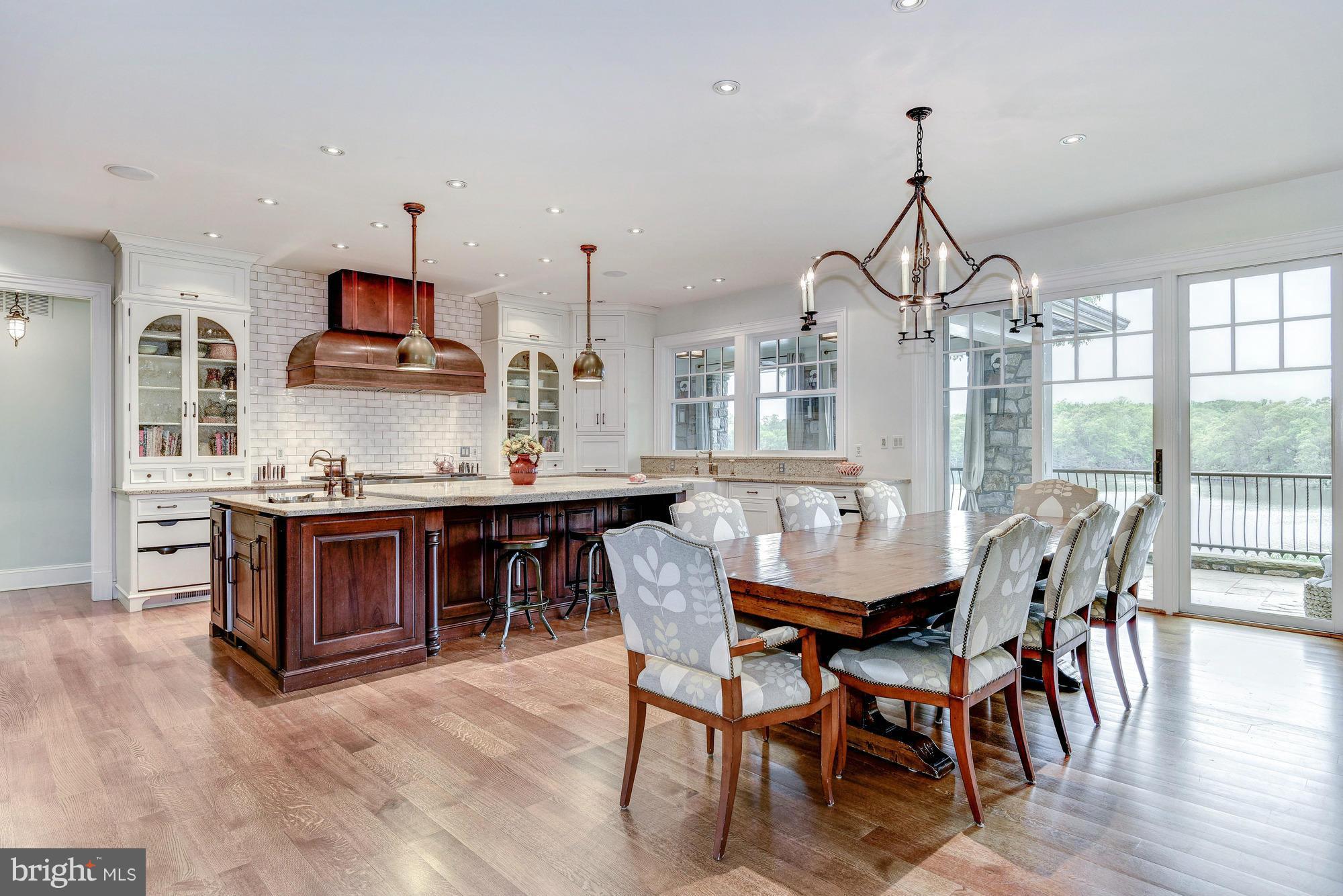 EDGEWATER BEACH - Residential