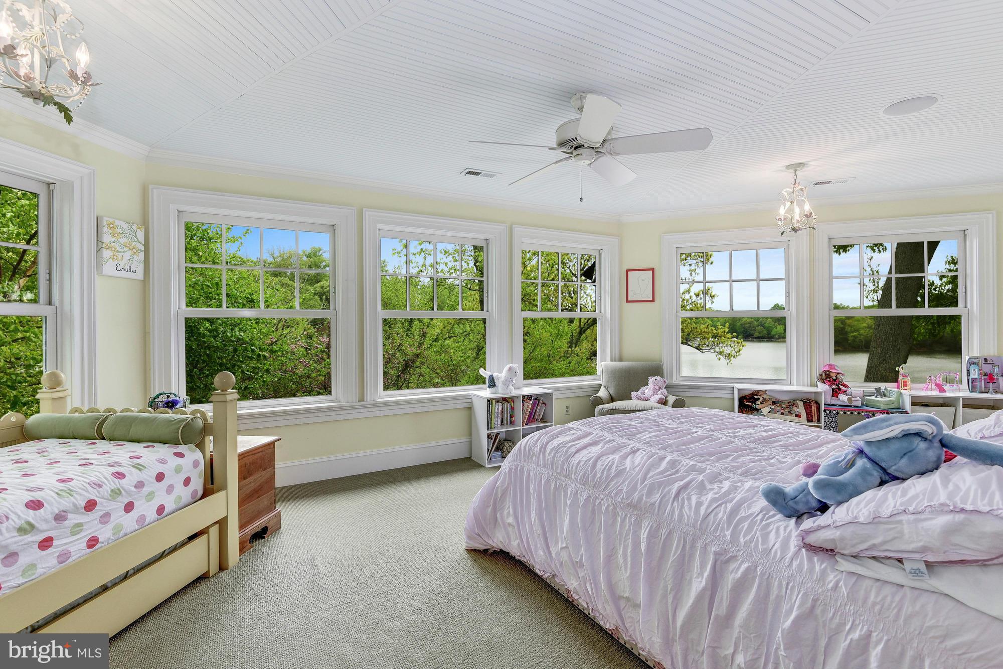 EDGEWATER BEACH - Residential