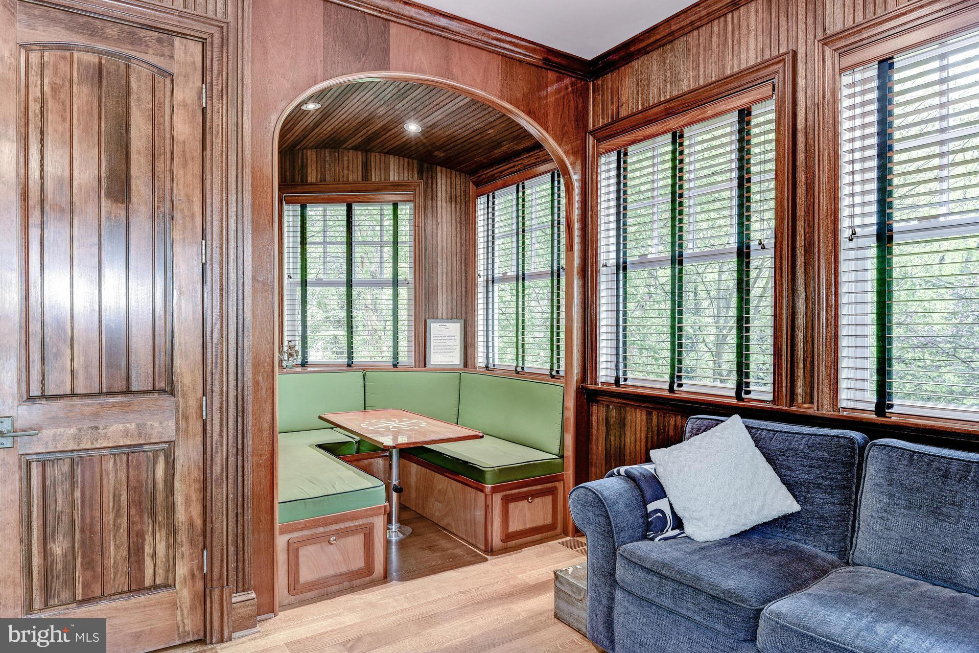 EDGEWATER BEACH - Residential