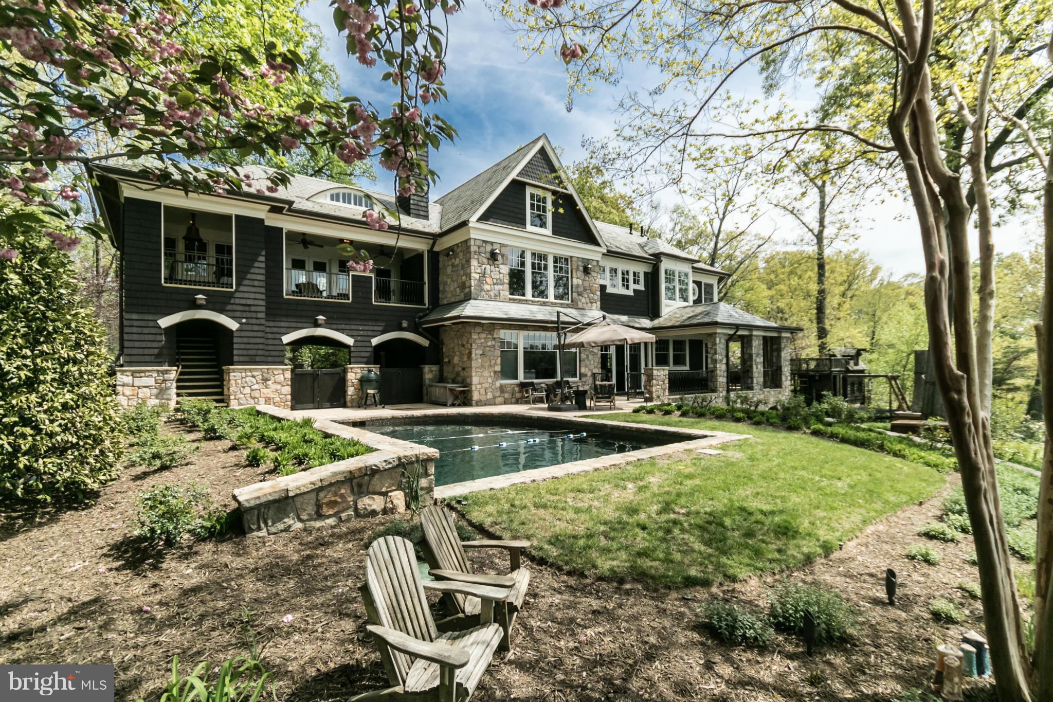 EDGEWATER BEACH - Residential