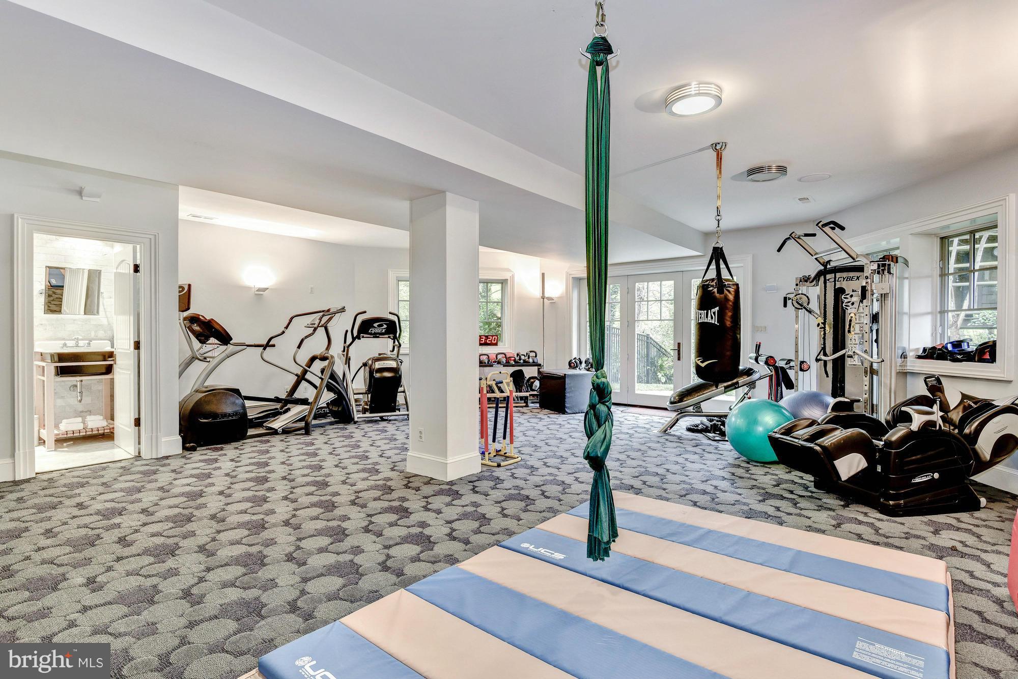 EDGEWATER BEACH - Residential