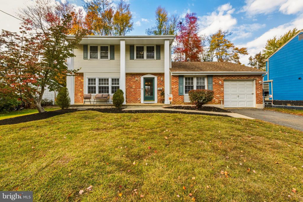 Photo of 345 Ivy Drive, WOODBURY HEIGHTS, NJ 08097 (MLS # NJGL2065660)