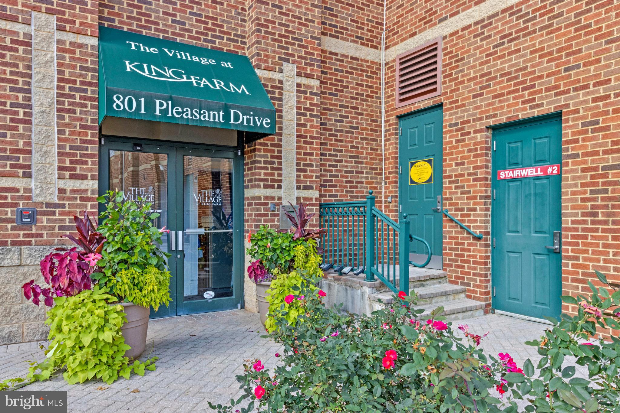 KING FARM VILLAGE CENTER - Residential