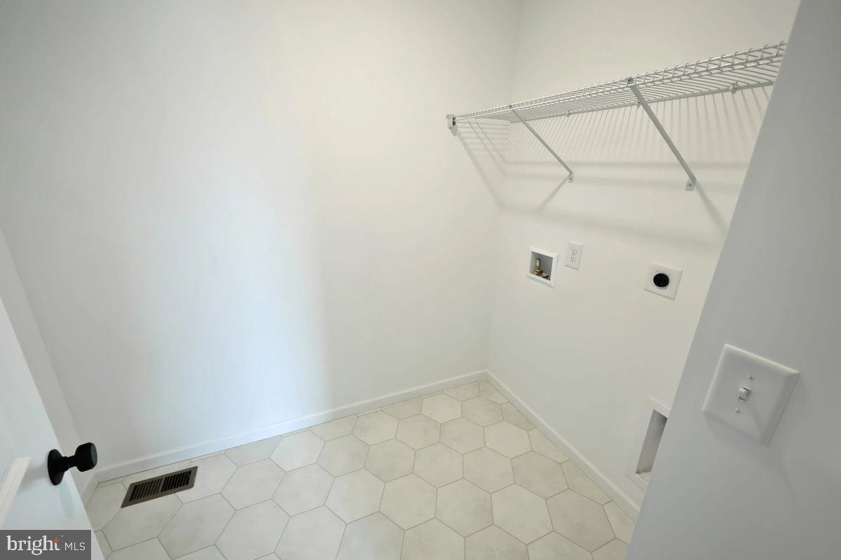 HICKORY POINTE - Residential