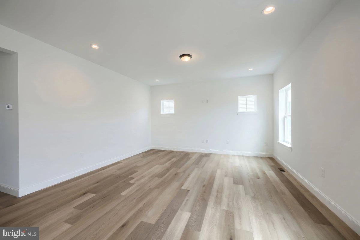 HICKORY POINTE - Residential