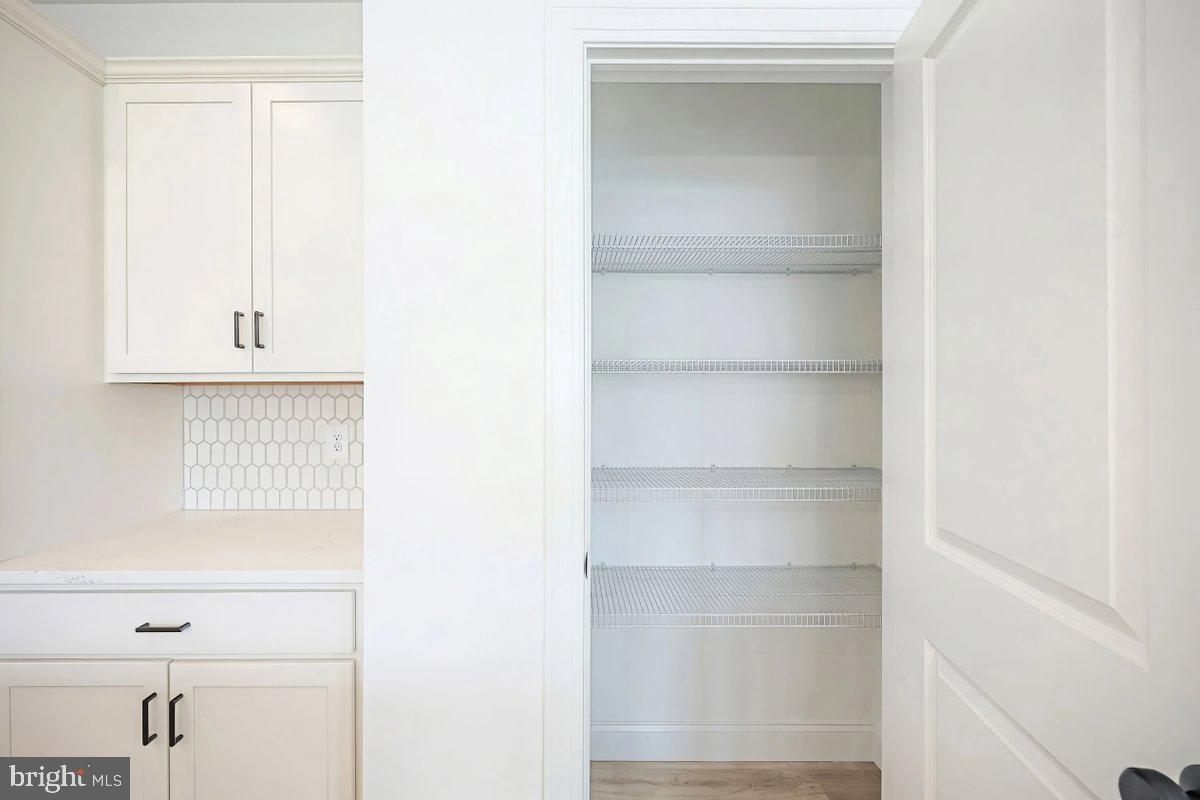 HICKORY POINTE - Residential