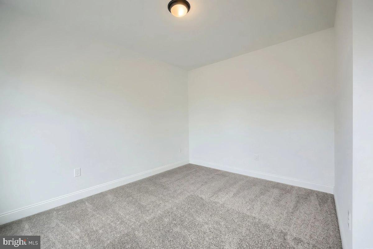 HICKORY POINTE - Residential