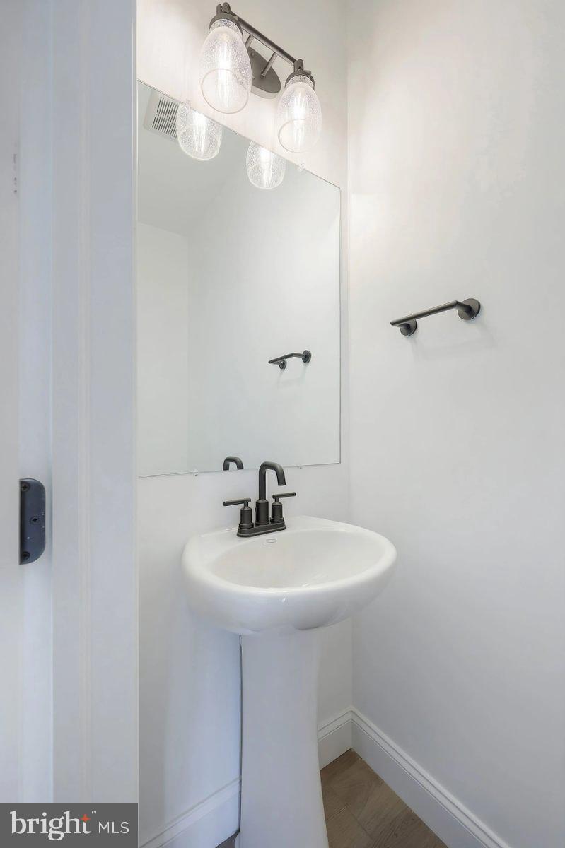 HICKORY POINTE - Residential