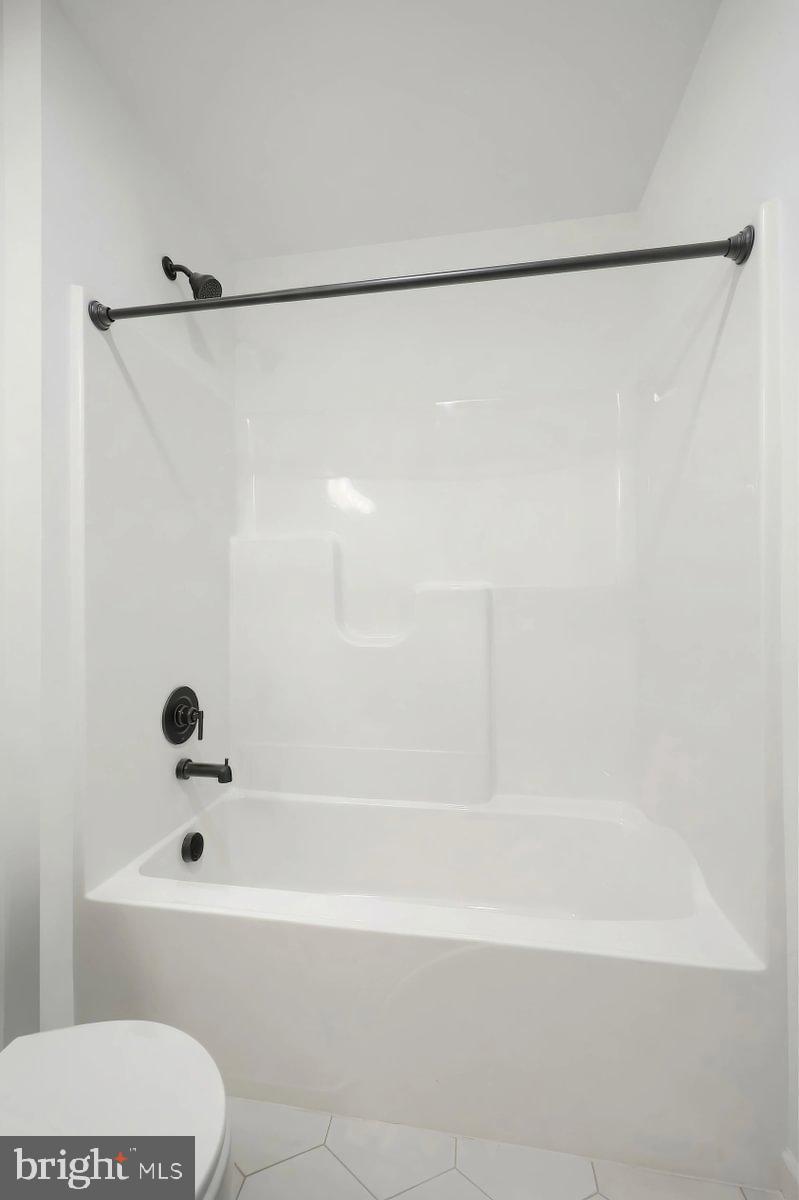 HICKORY POINTE - Residential