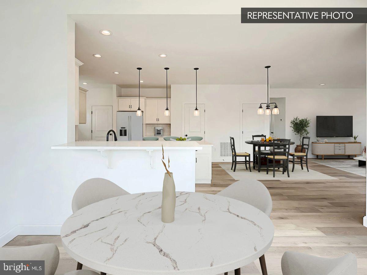 HICKORY POINTE - Residential