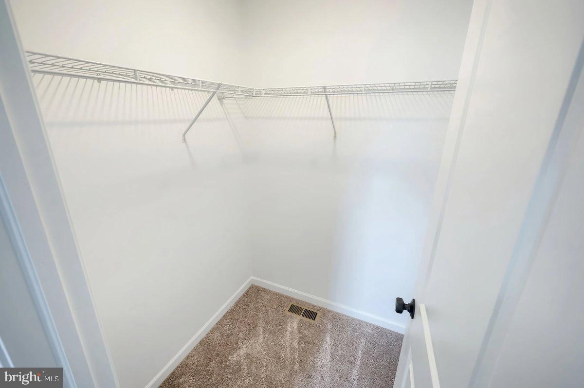 HICKORY POINTE - Residential