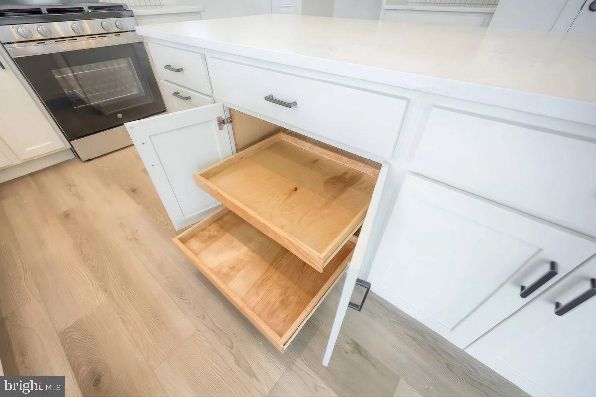 HICKORY POINTE - Residential